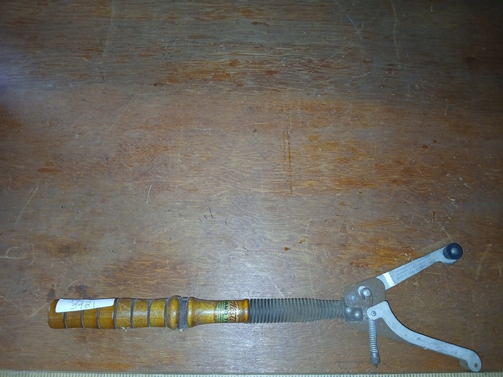 Clay Pigeon Hand Trap - Used