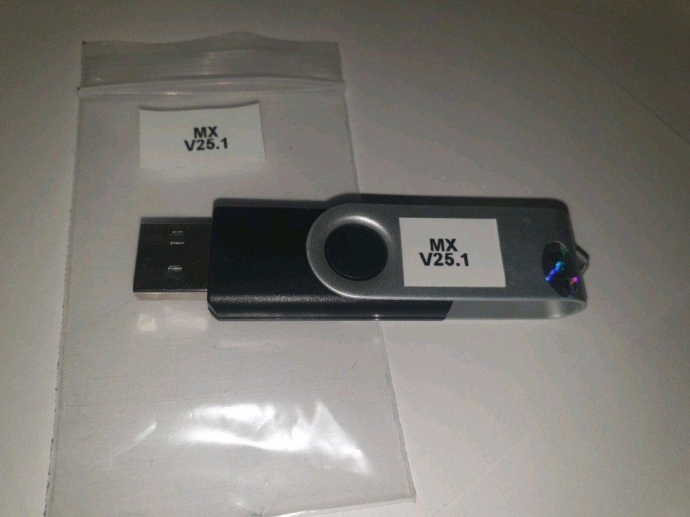 Linux MX V25.1, Xfce, 64-bit, Bootable Live and Install USB Flash Drive