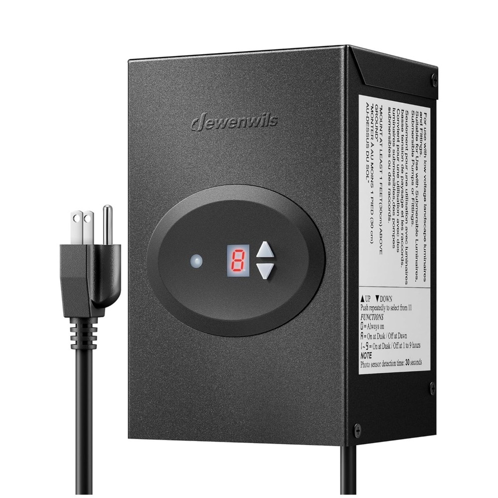 Low Voltage Transformer with Built-in Dusk to Dawn Sensor