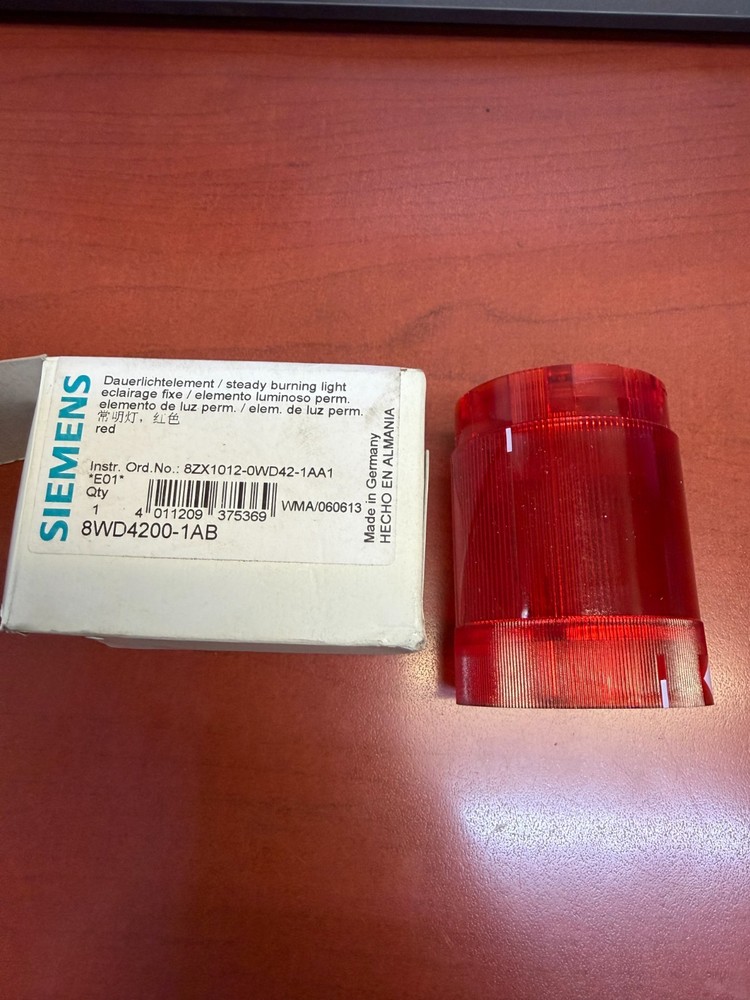 Siemens 8WD4 200-1AB Red Steady Stack Light NIB