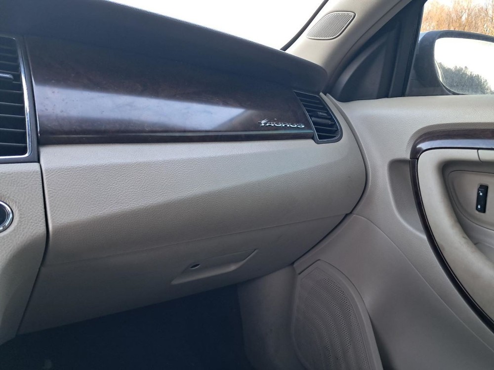 TAURUS    2010 Glove Box 4898459