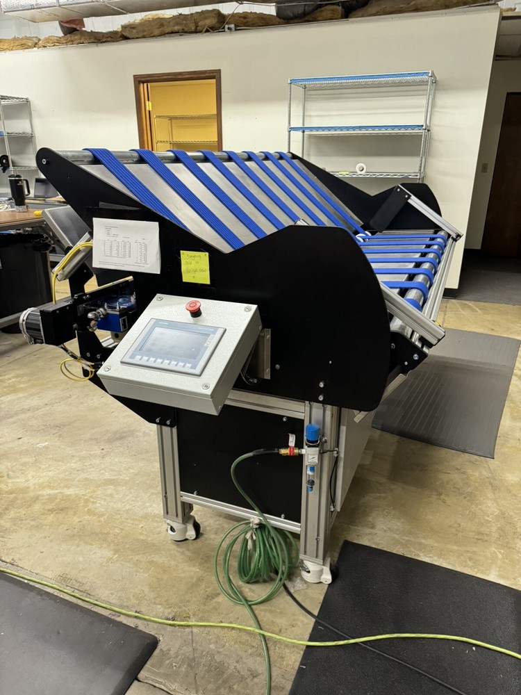 Automatic Belt Fed Measuring And Cutting Machine For Fabric