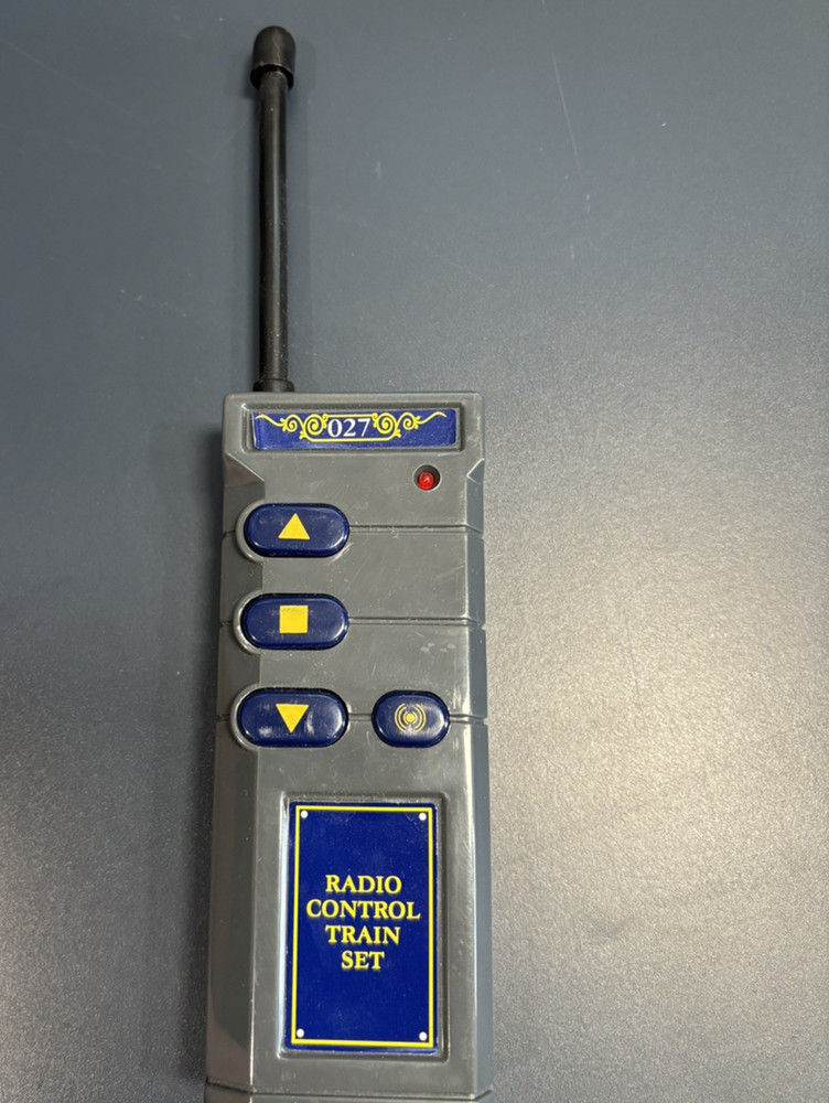 Eztec Grand Canyon 027 Replacement Remote Control Transmitter Powers On Vintage