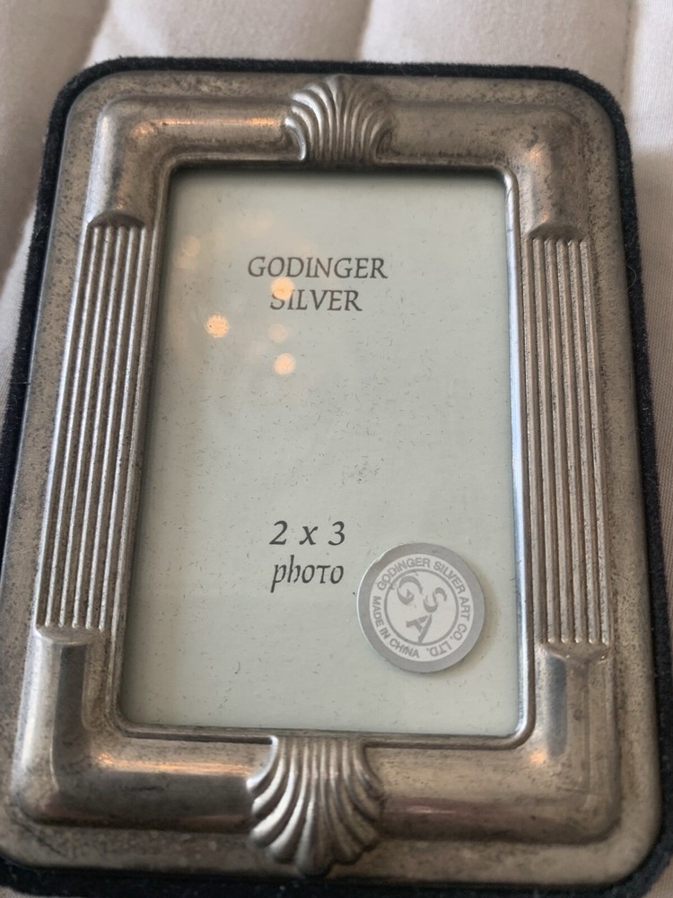 Vintage Godinger Silver Plated 2” x 3” Self Standing Photograph Frame