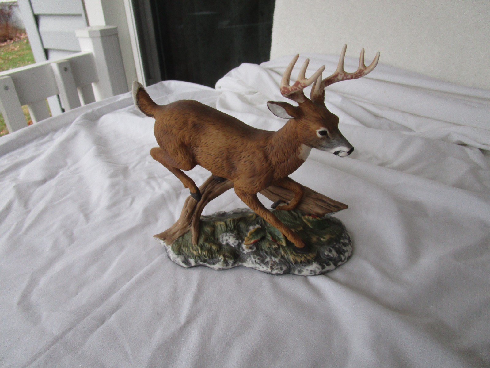 Masterpiece by Homco ~[ Porcelain Whitetail Buck Lifelike Figurine 1986 ] ~~!!!!