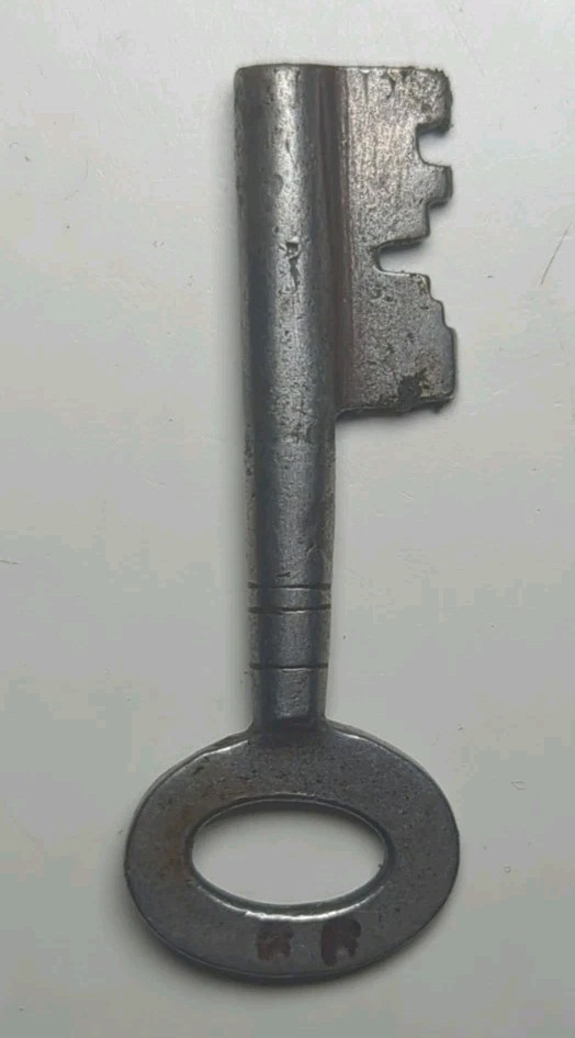 Vintage 8 Levers Brass Honesty Brand Solid Heavy Padlock