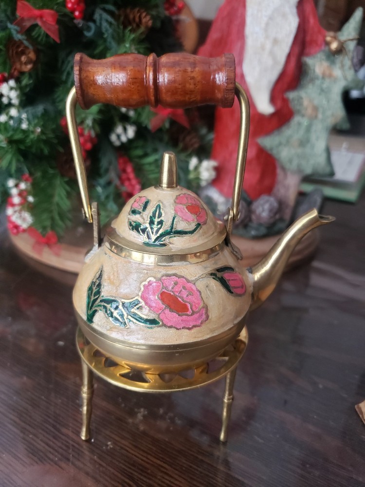 Decorative Kuwait Tea Pot With Stand