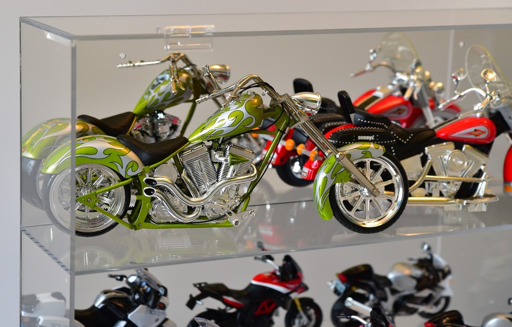 Motorcycle - Multi scale die cast capabilities Display case