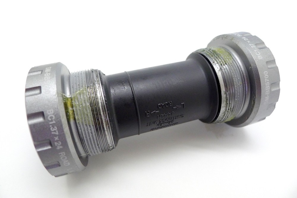 Shimano 105 SM-BB5700 BSA Bottom Bracket