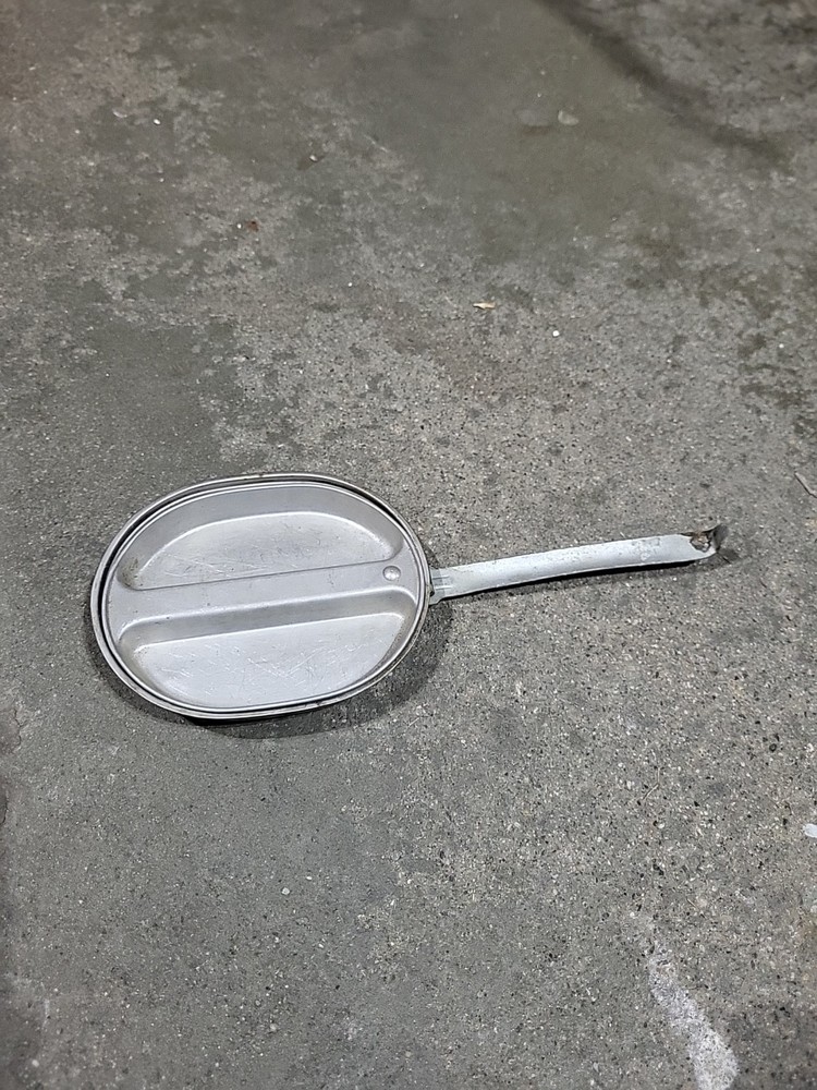 ORIGINAL WWII US ARMY & MARINE MESS KIT-DATED 1944