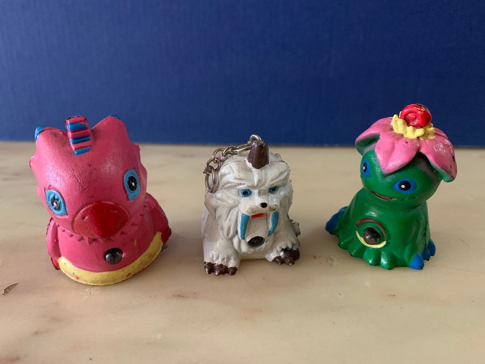3x lot minifigures KEYCHAIN DOLL DIGIMON