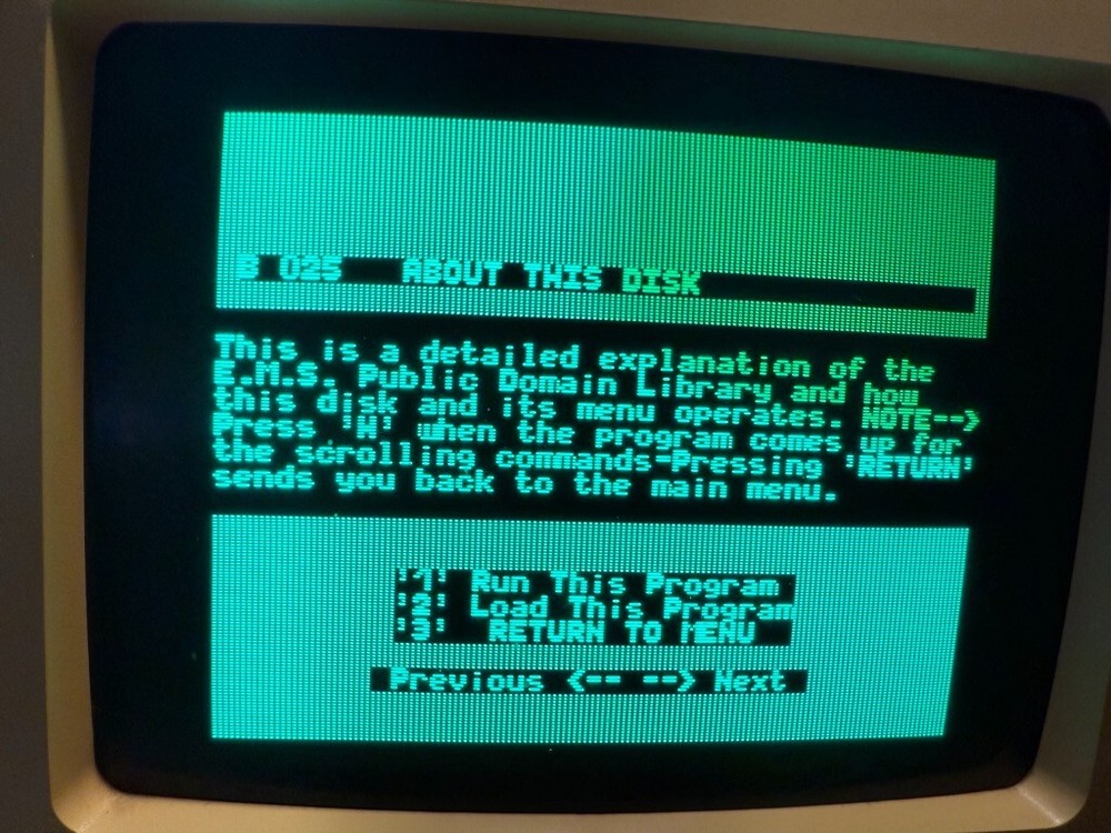 BIG RED COMPUTER CLUB - 30 disks - some work, some don't - Apple Software