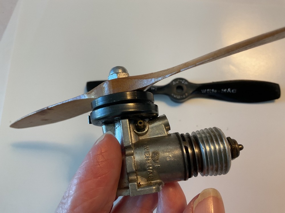 Vintage Wen-Mac Mark V .049 Model Airplane Engine w/Props-Good Compression