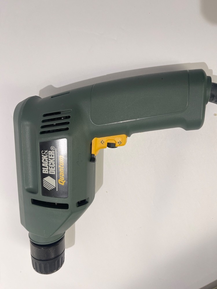 Black & Decker Quantum Keyless Chuck Drill BD1000, 3/8" With Original Box