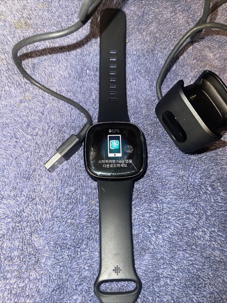 Fitbit Versa  Heart Rate Unisex Watch