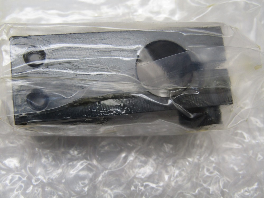 Misumi KDST15 15mm Rail Perpendicular Strut Clamp
