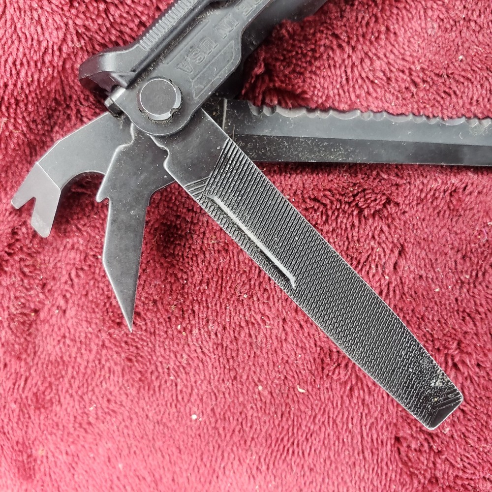 🔪 Gerber Center-Drive Multi-Tool w/ Bit Set And Black Nylon Horizontal Sheath