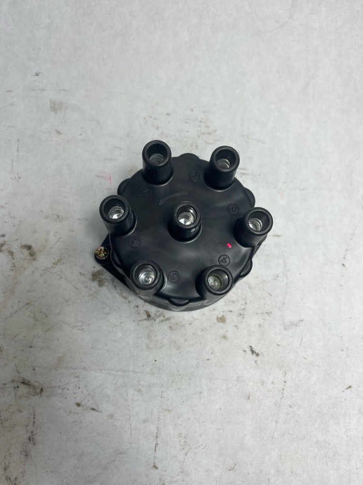 NOS CARQUEST OEM 24017 Distributor Cap
