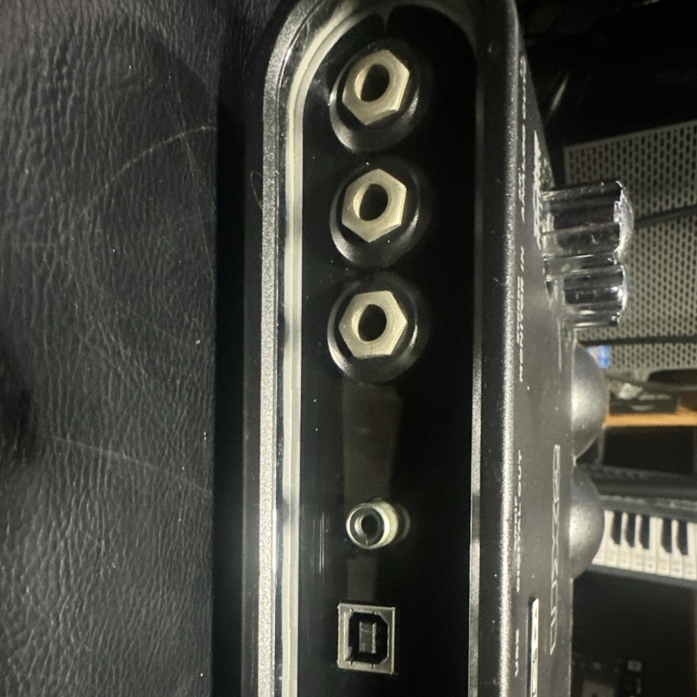 Line 6 UX2 USB Audio Interface, 2-Channel, XLR/Instrument Inputs, Phantom Power