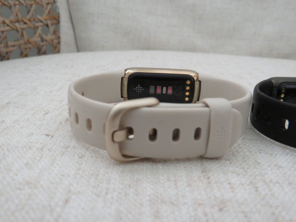 Fit Bit Luxe Smart Tracker