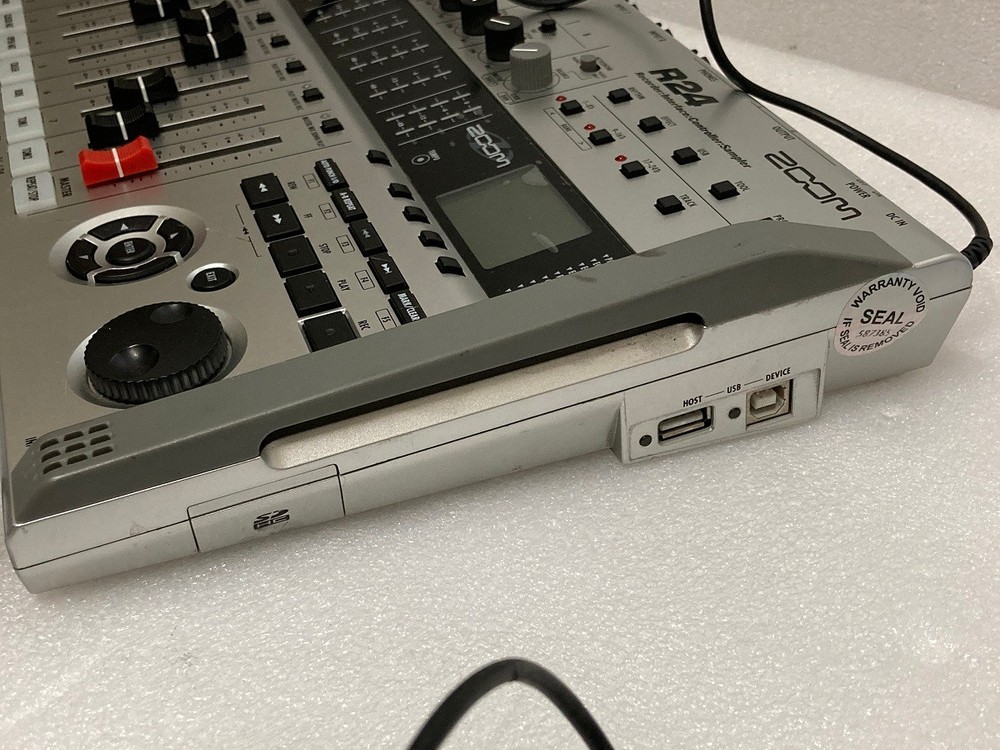 Zoom R24 24 Multi-Track Recorder
