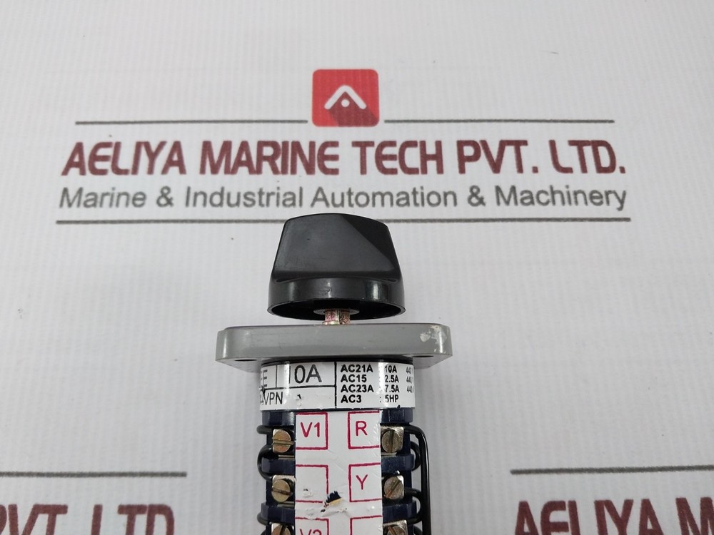 KAYCEE 4S44VPN Voltmeter Selector Switch 550V 10A 50HZ