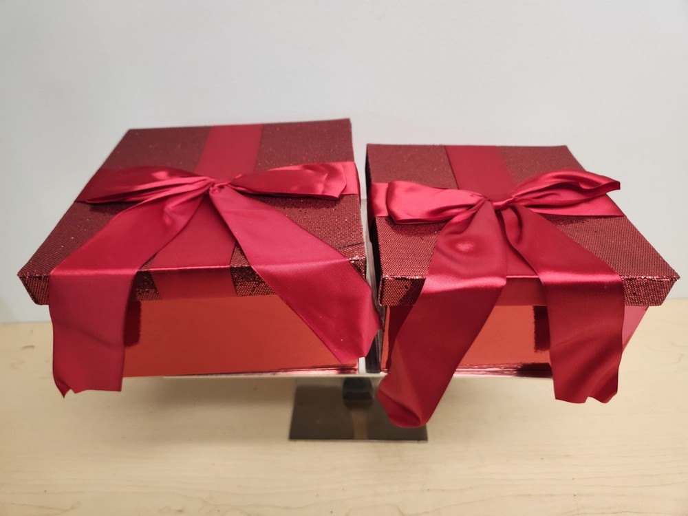 SQUARE STACKING RED GLITTER & SATIN BOW GIFT BOXES SET 24