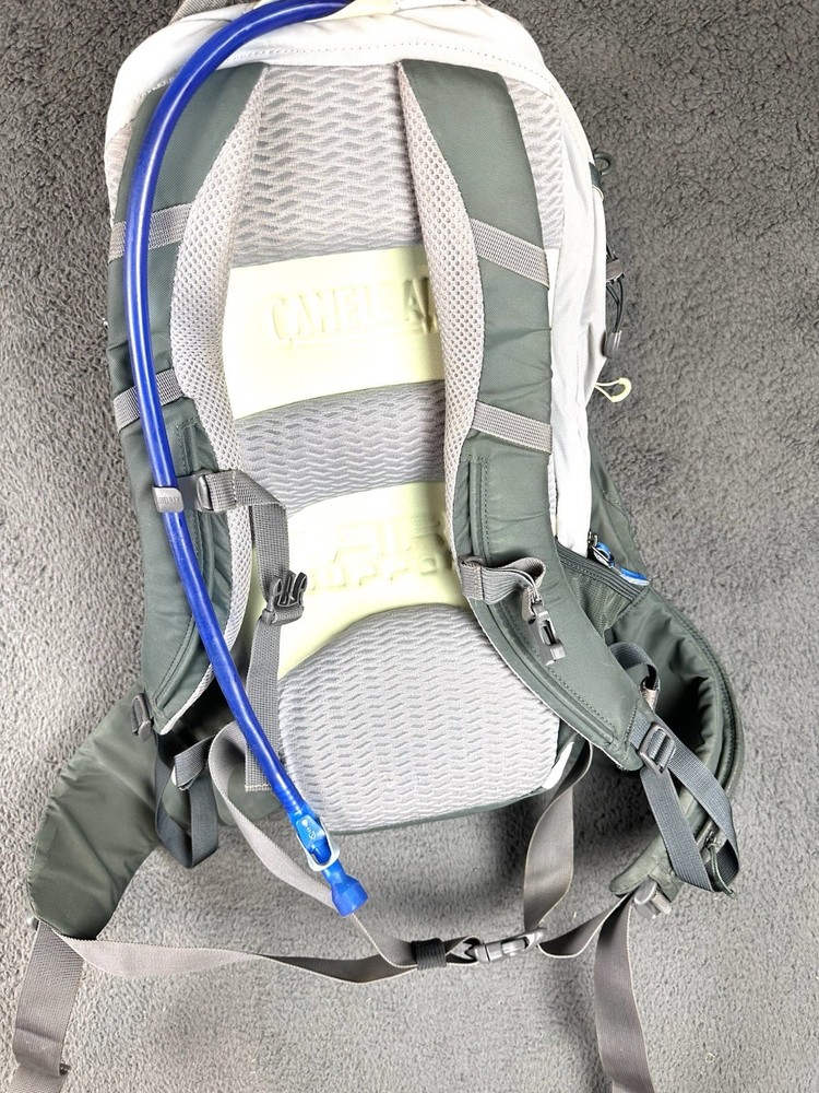 CamelBak Sequoia 22 Green Hydration Pack W Bladder