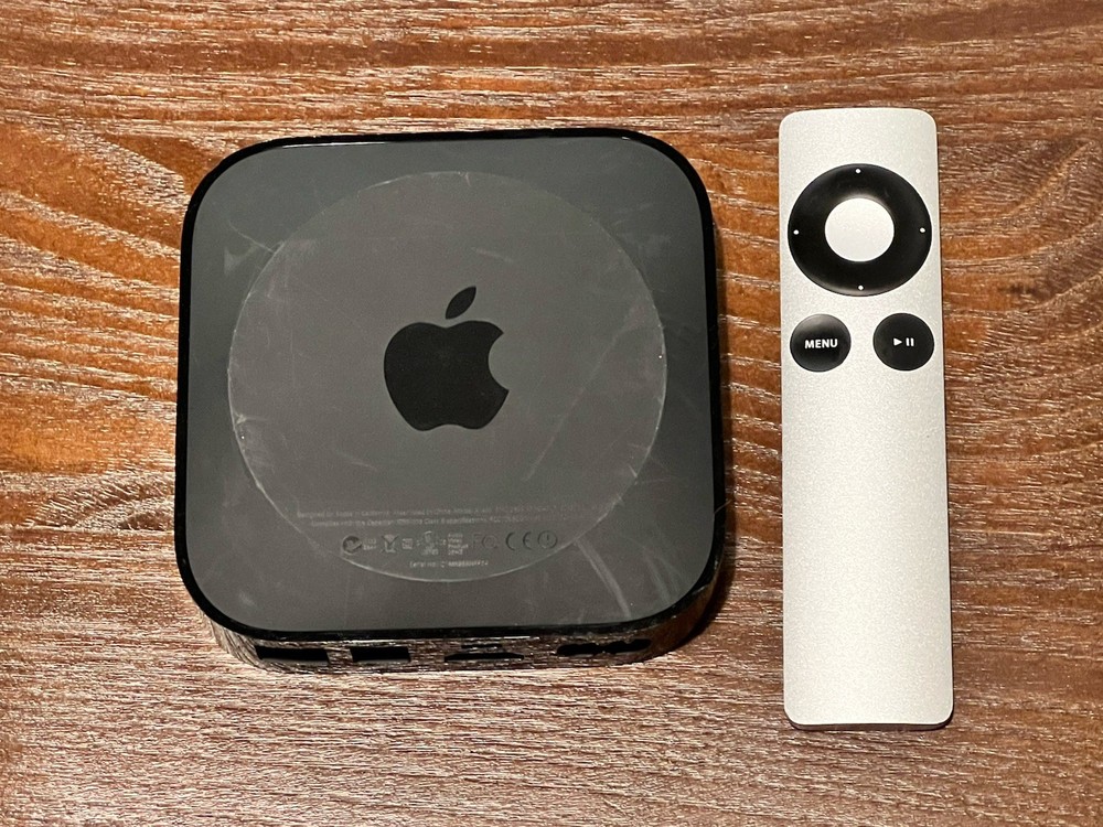 Apple TV (3rd Generation) HD Media Streamer - A1469 With Remote