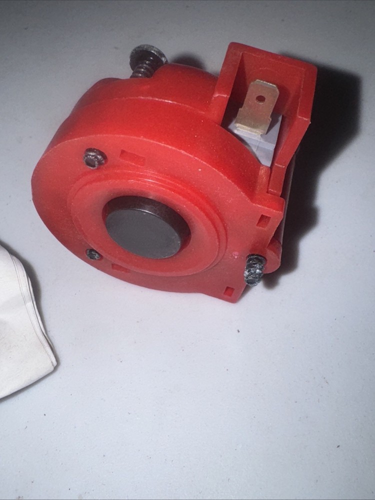 Nortrac 786953 PRESSURE SWITCH RED 7