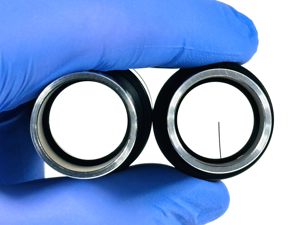 Nikon HKW 10x Bi Microscope Eyepieces with Pointer - Pair