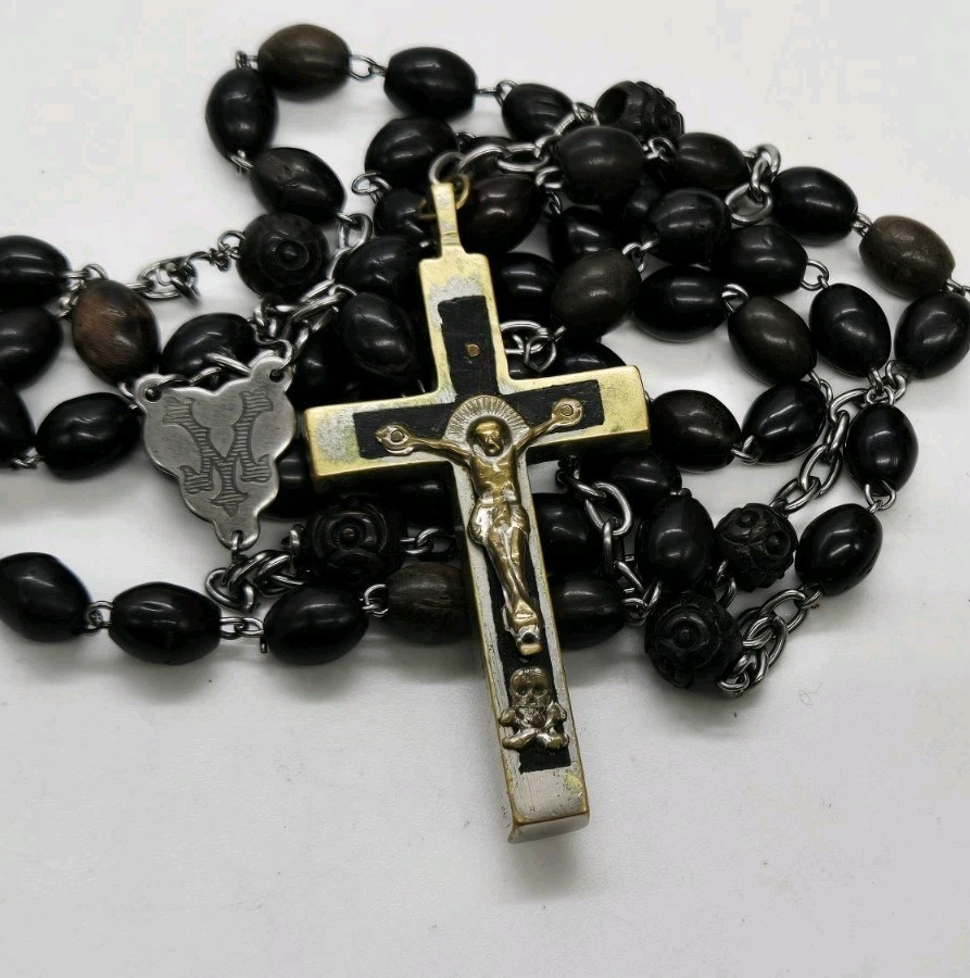 Crucifix of Golgotha Skull Catholic Rosary Vintage Carved Beads Black 24 in