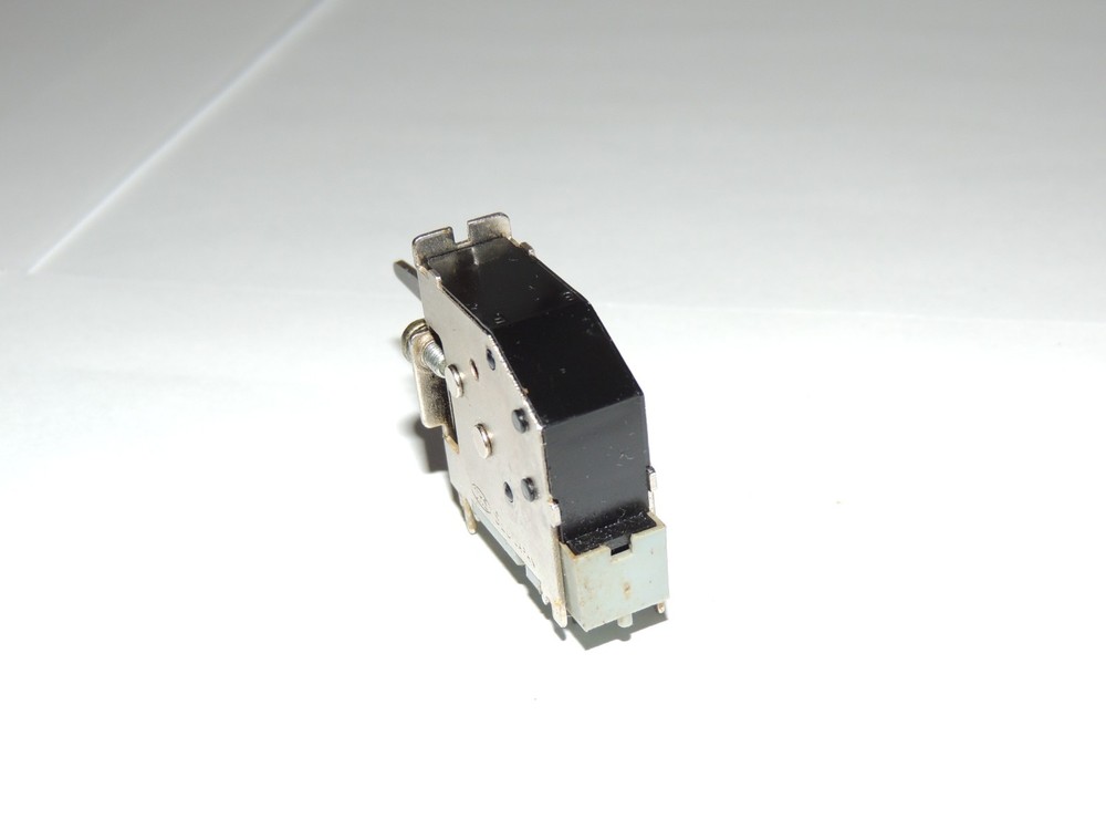 Technics SA-700 Loudness/FM- Muting 2 Position 8 pin Switch SS-L97