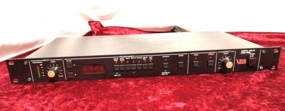 Vesta Kozo Digital Delay 1U Rack Effect DIG-412 AC100V