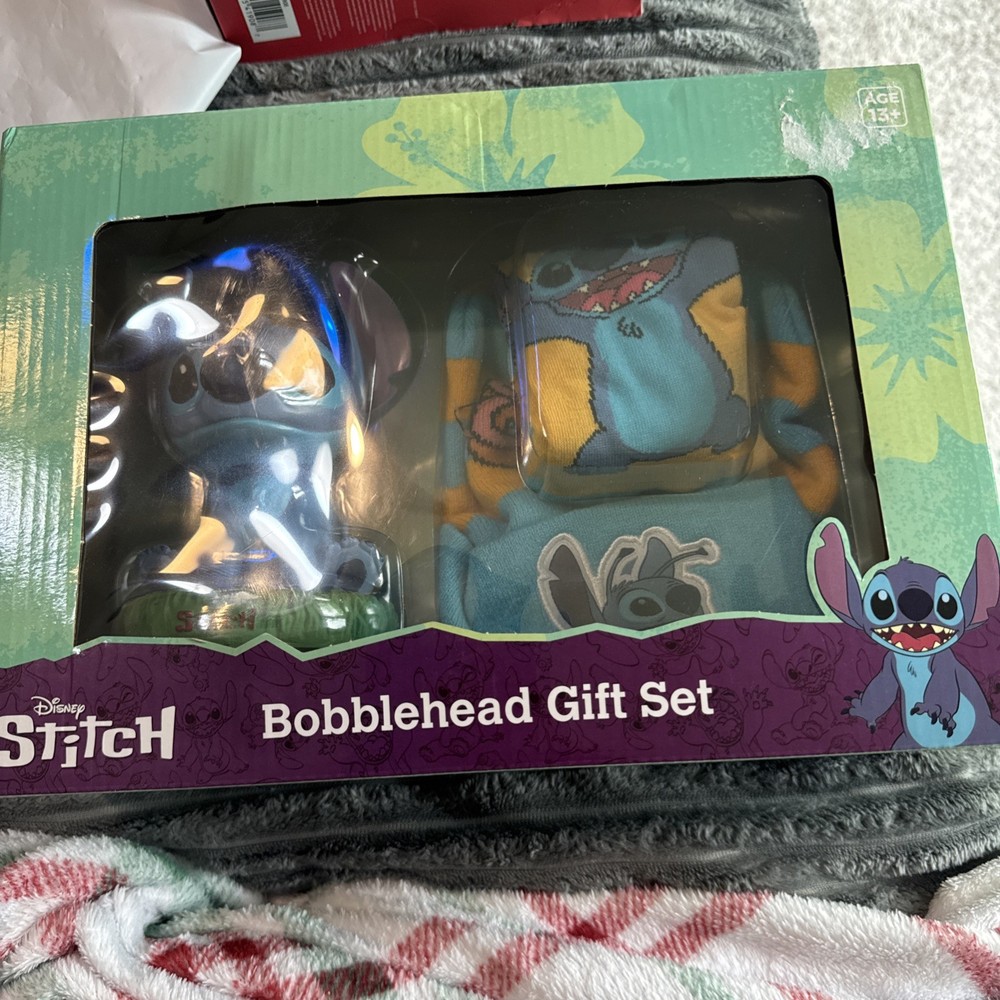 Disney STITCH Bobble head Gift Set