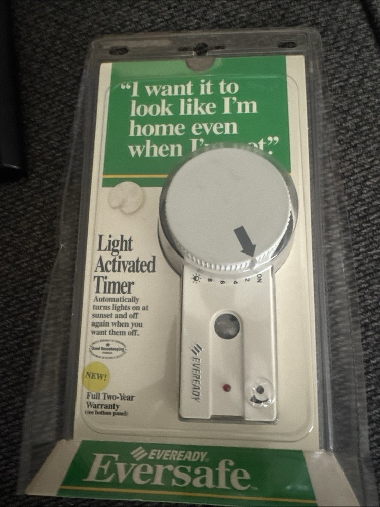 Sealed Eveready Eversafe Light Activated Timer - NEW Old Stock