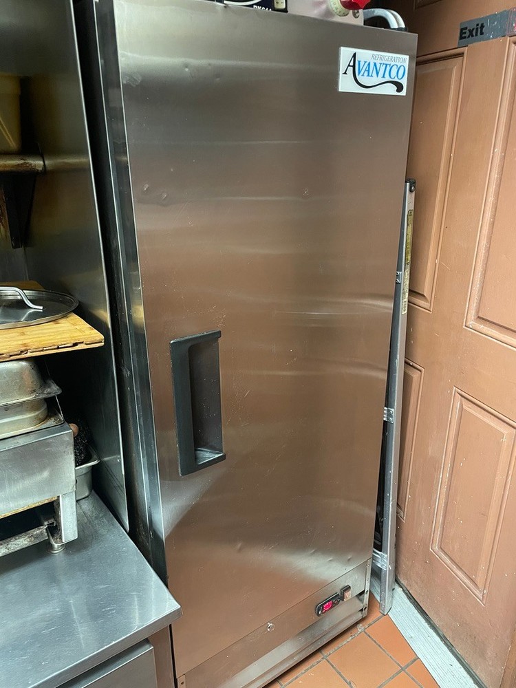 Commercial Solid Door Reach-In Refrigerator