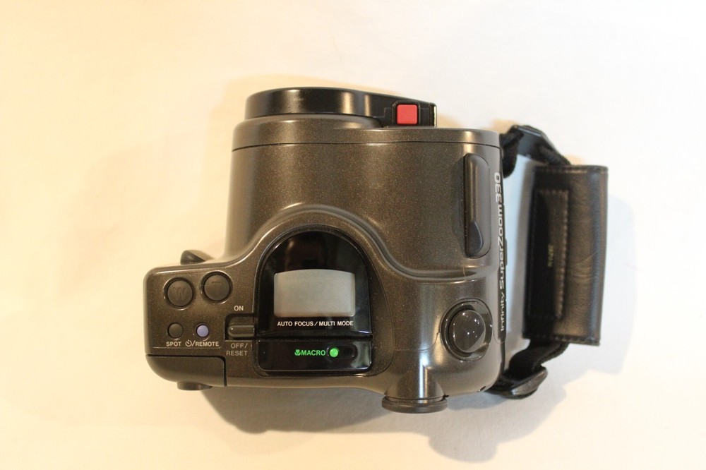 OLYMPUS Infinity SuperZoom 330 - 35mm 38-105mm camera - UNTESTED with case