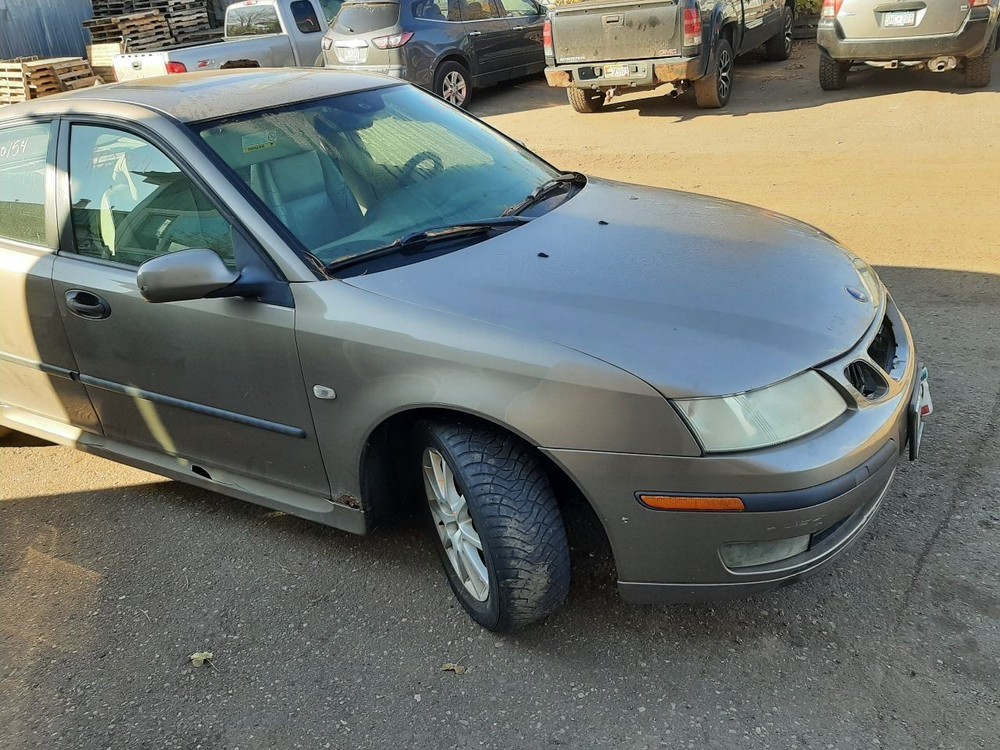 9-3 2004 High Mounted Stop Light 1068772