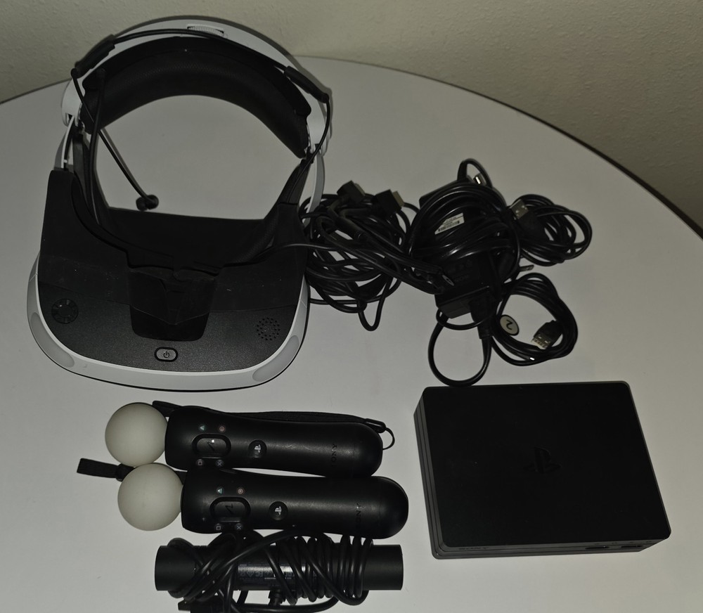 Sony PS4 VR Bundle Camera, Motion Controllers & Processor Unit, W/PS5 Adapter