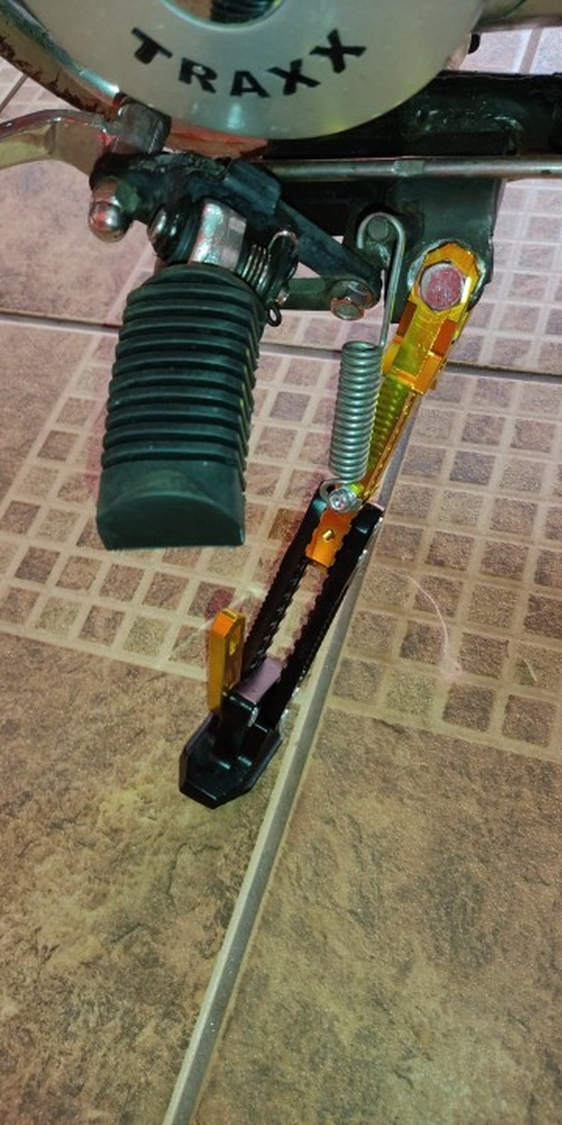 Universal Adjustable Aluminum Alloy Motorcycle Side Stands Kickstand Holder CNC