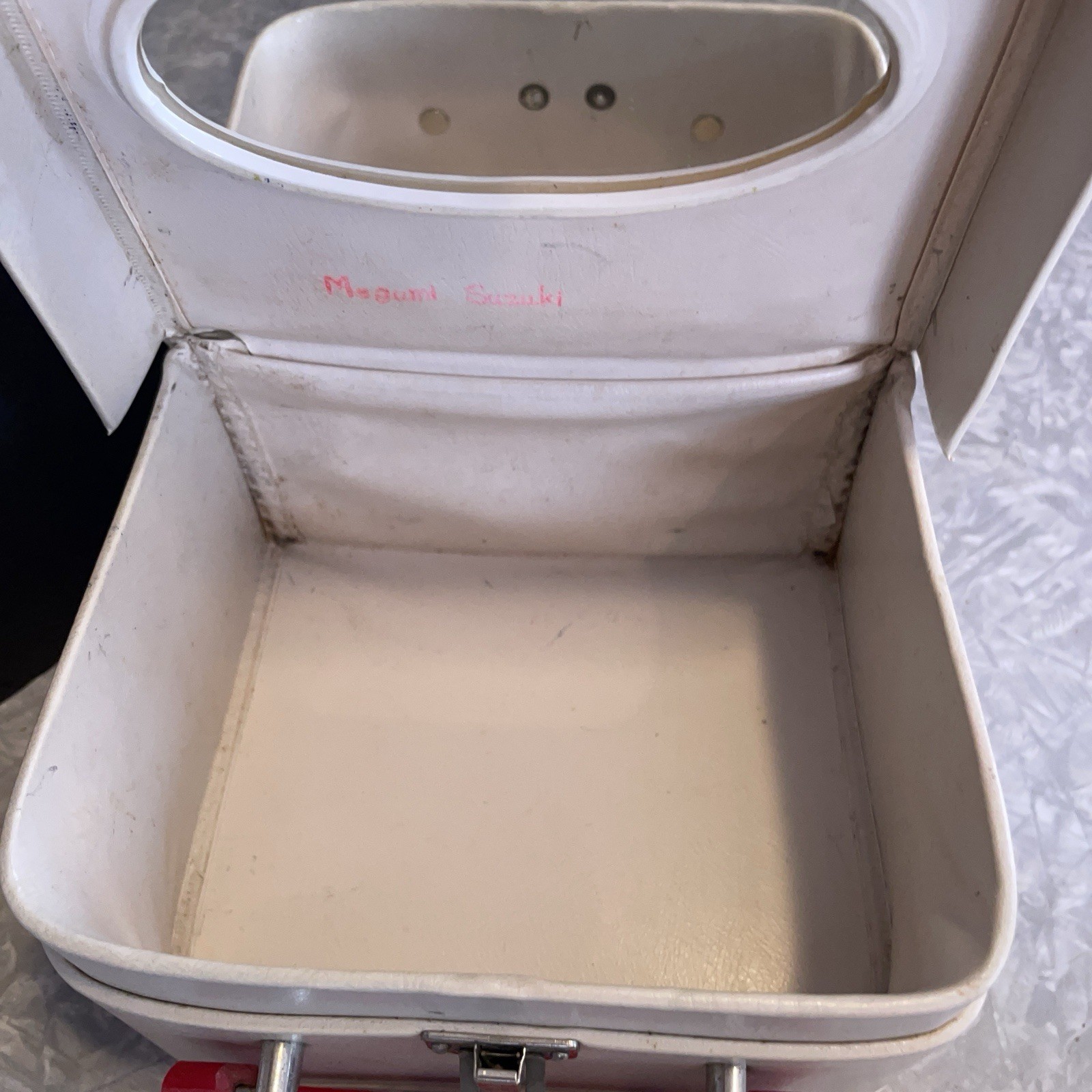 VTG DISNEY ARISTOCATS CHILD GIRLS SMALL VANITY MAKEUP COSMETIC CASE MARKED KB