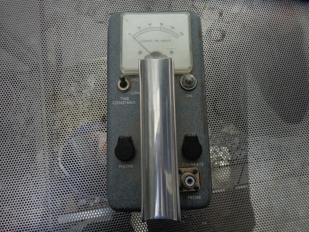 nuclear chicago 2112 Radiation Survey Meter UNTESTED