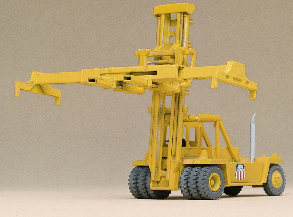 Walthers Cornerstone HO Scale Intermodal Vehicle Kit Kalmar Container Crane