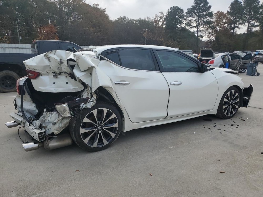 MAXIMA 2016 Glove Box 4929113