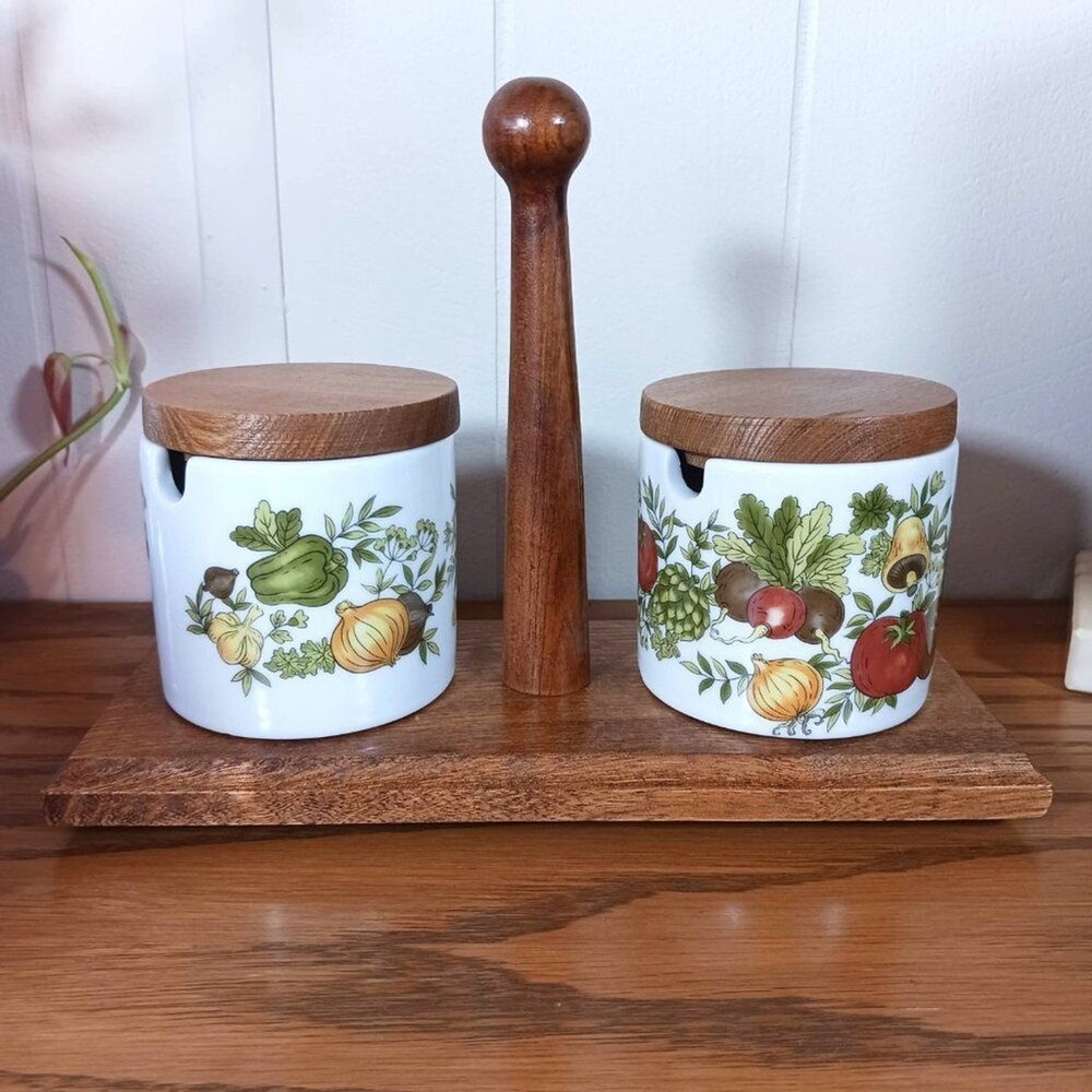 MCM Condiment Tray with 2 Lidded Containers