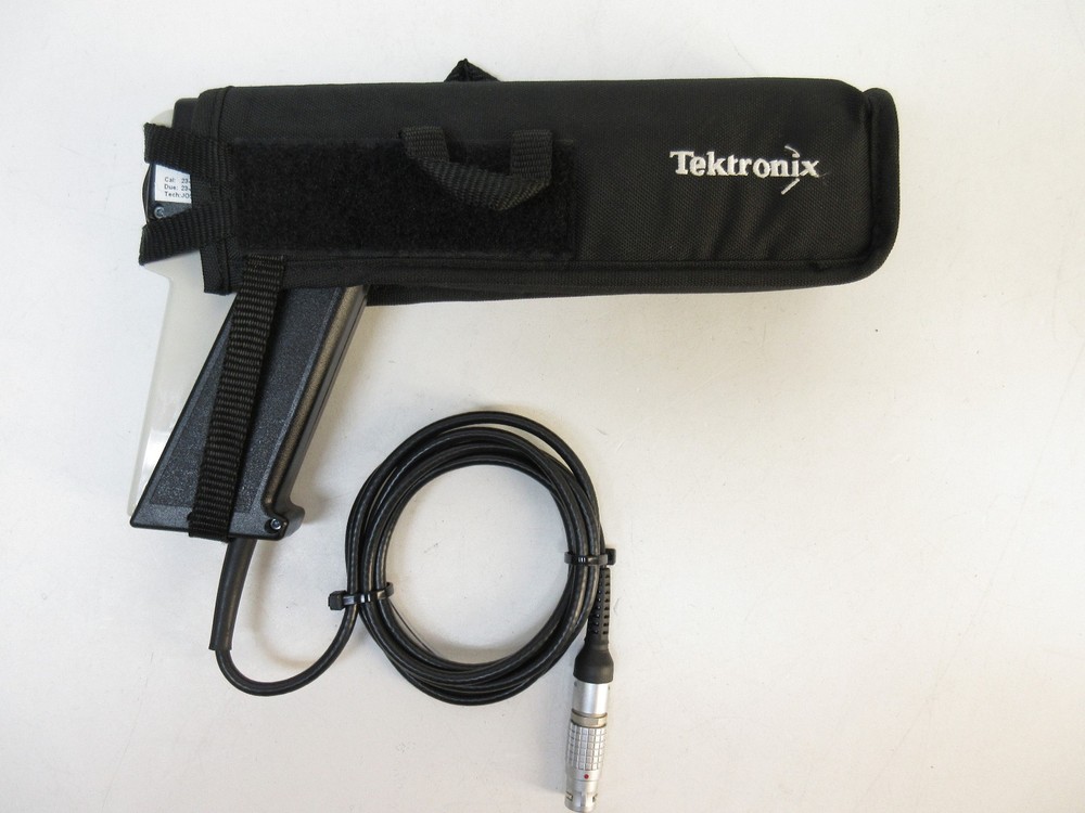 Tektronix TCP303 15MHz, 150A, AC/DC Current Probe