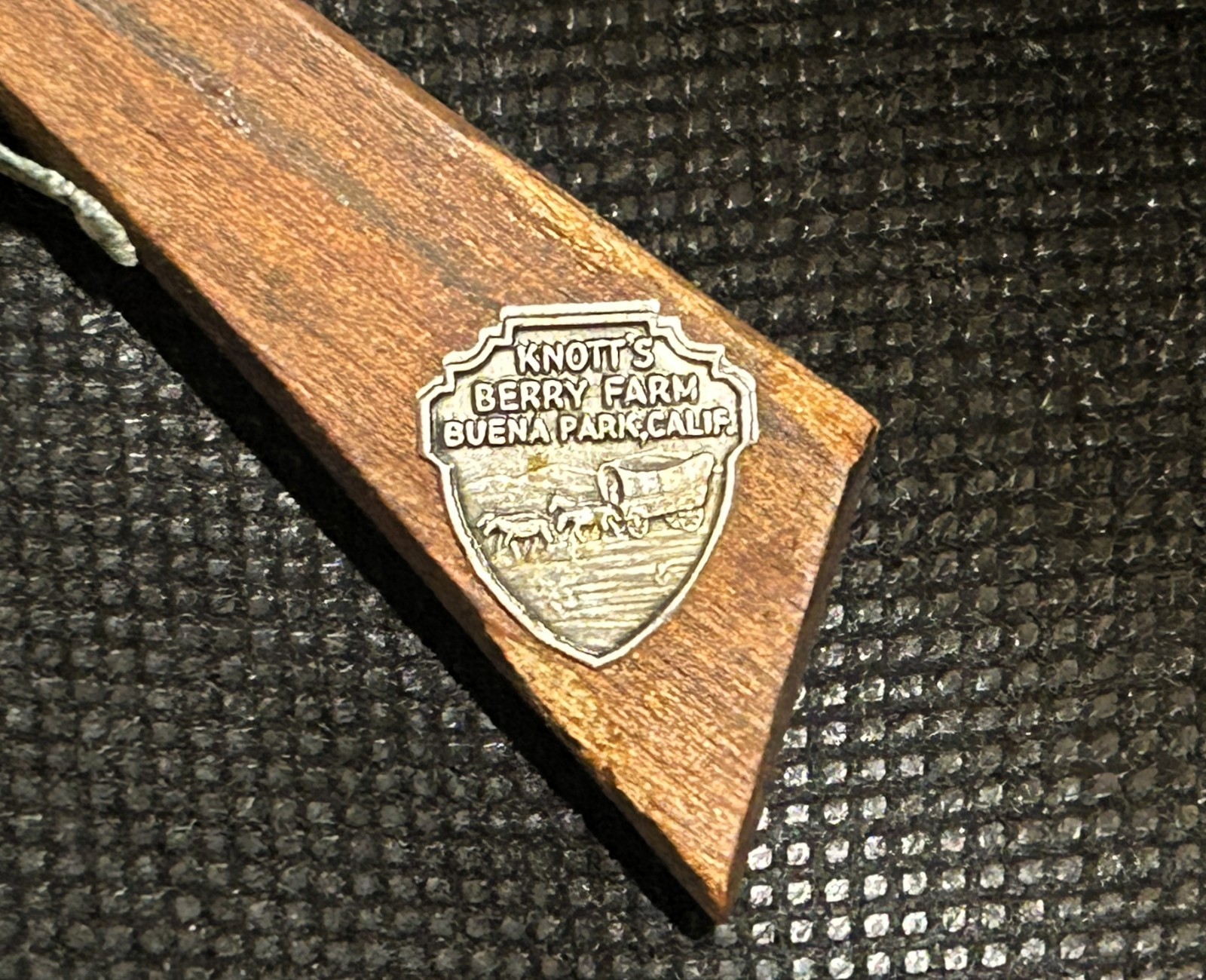 Vintage~Knott's Berry Farm Souvenir Cowboy Rifle Toy~Retractable Mechanism~Works