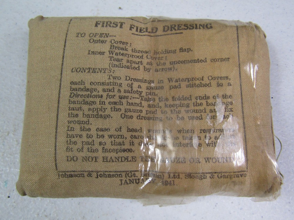 WWII British First Aid Field Dressing dated January 1941