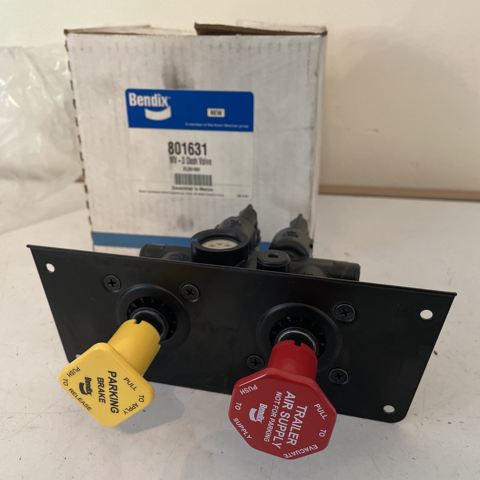 GENUINE BENDIX MV-3 AIR BRAKE DASH VALVE 801631 NEW OEM